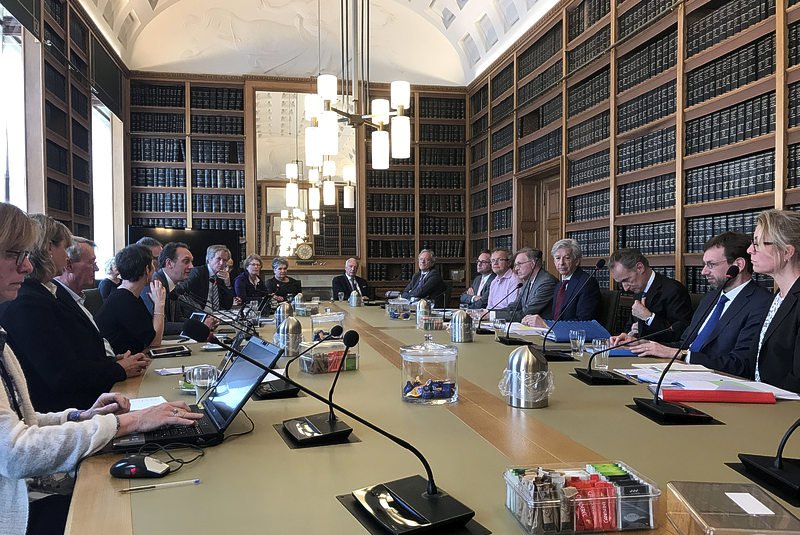 Even for ministers, the Kingdom is sometimes too complicated