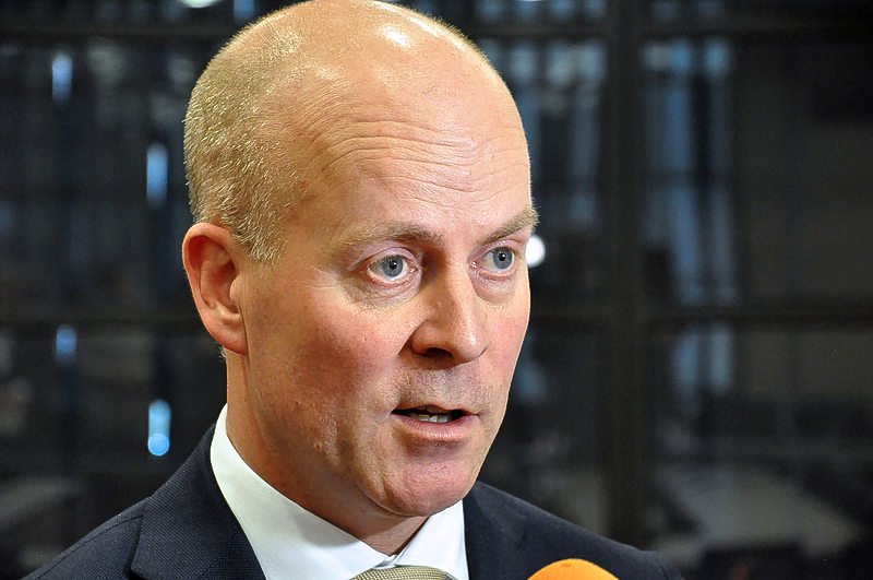 Knops says integral approach is needed