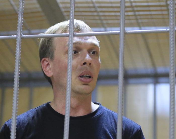 Russian media, celebrities protest against investigative journalist's drug bust