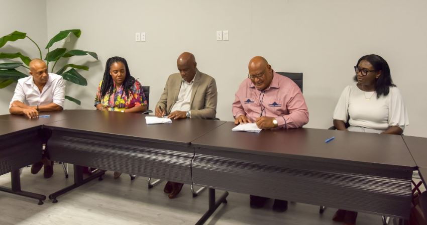 Management agreement between the government of Curaçao, MONTAB, SV DE KONING, and FUMO