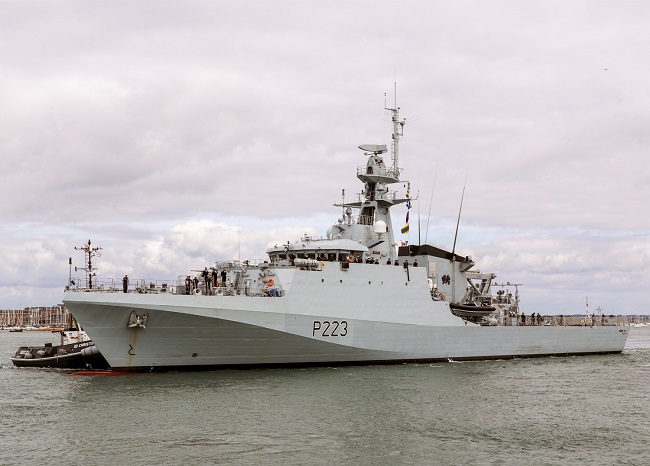 Two British naval ships dock in Curaçao