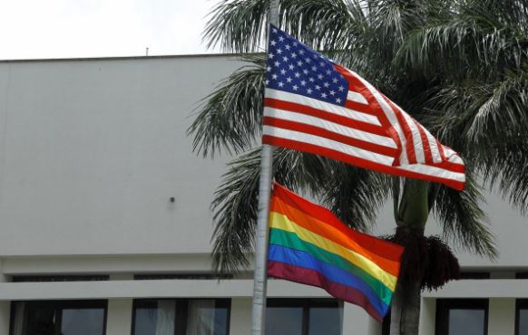 U.S. court rules for Trump on transgender military limits