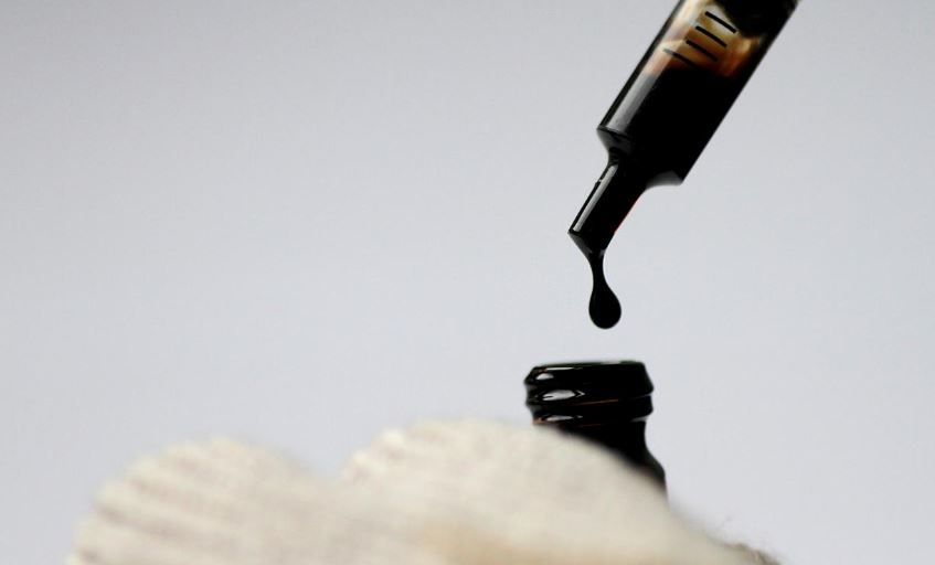 Mitsubishi says Singapore-based oil trader lost $320 million in unauthorized trades