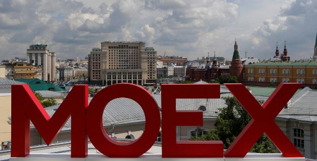 Russia's dividend yields quell sanctions fears as stocks break records