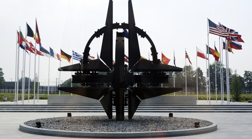Fifteen countries sign NATO air defense pact, including the Netherlands