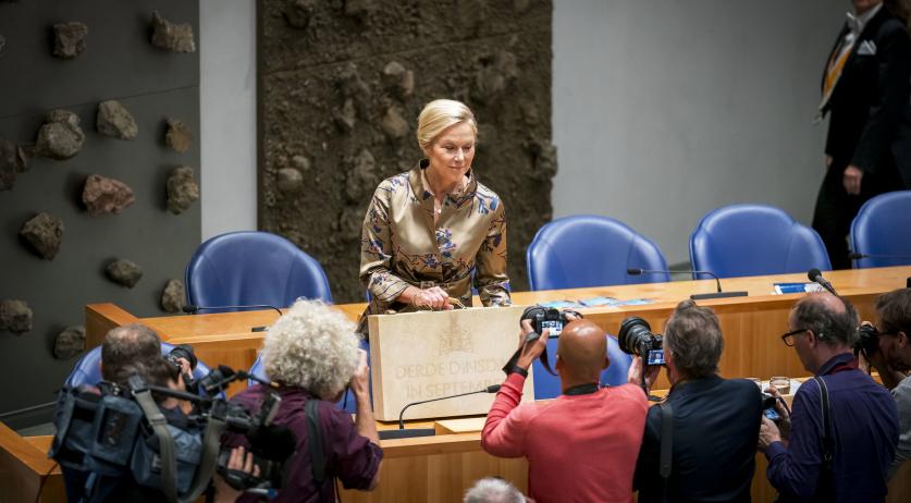 Dutch budget deficit to exceed EU norm next year: Finance Min