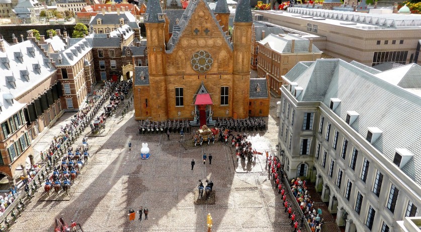 Environmental group trying to stop parliament renovations over nitrogen emissions