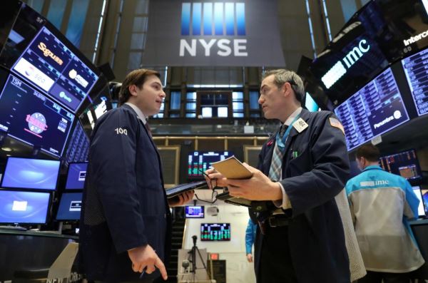 Global stocks climb as S&P 500 hits record, oil steadies after selloff