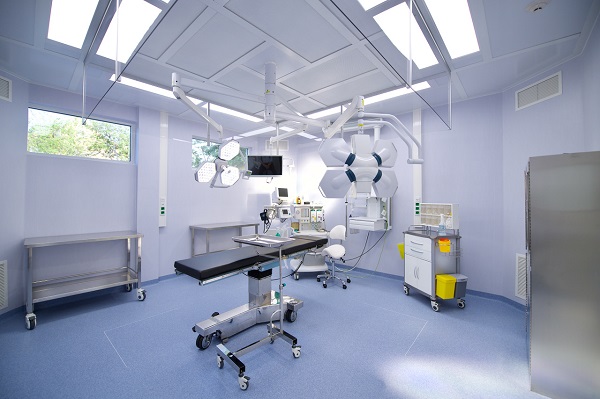 Minister Camelia Römer officially opens Cosmetic Center Curaçao