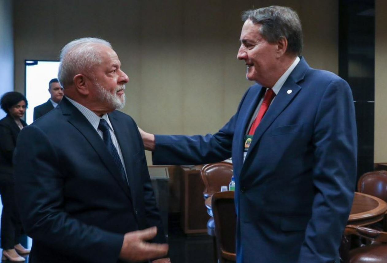 PAHO Director meets with President of Brazil to discuss public health priorities