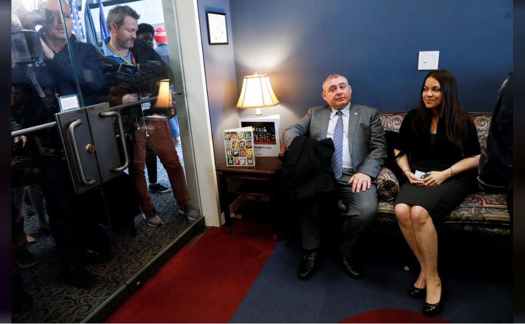 Parnas, former Ukraine fixer, shows up outside Trump trial