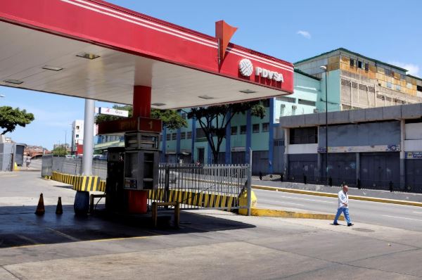 Venezuela's PDVSA says still working with German shipping firm