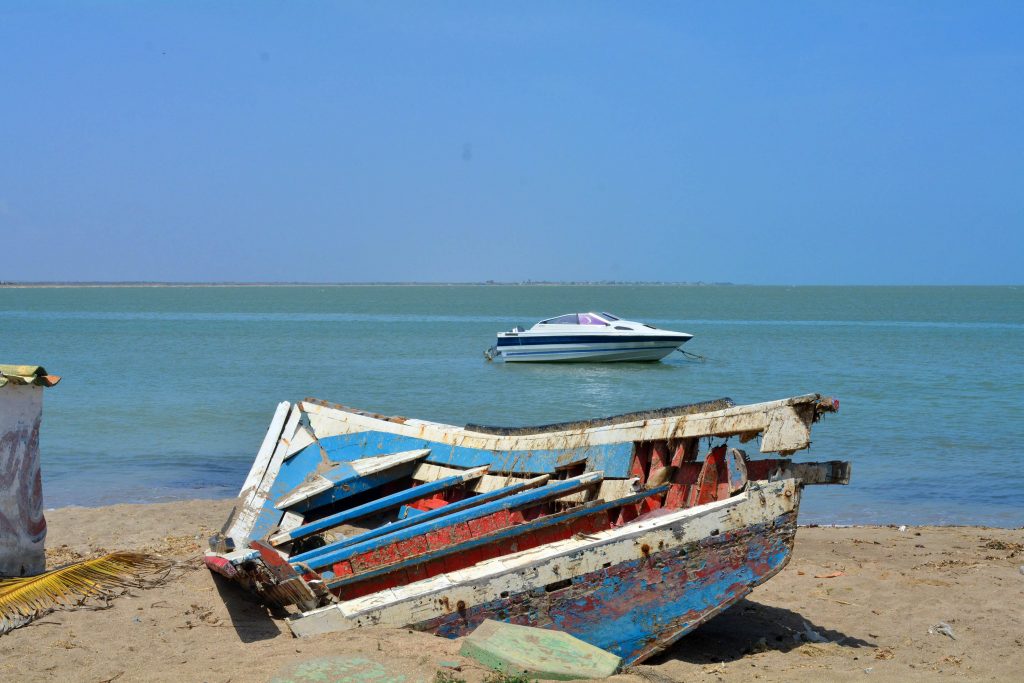 Desperate Venezuelans now attack fishing boats at sea; could become a danger to ABC islands