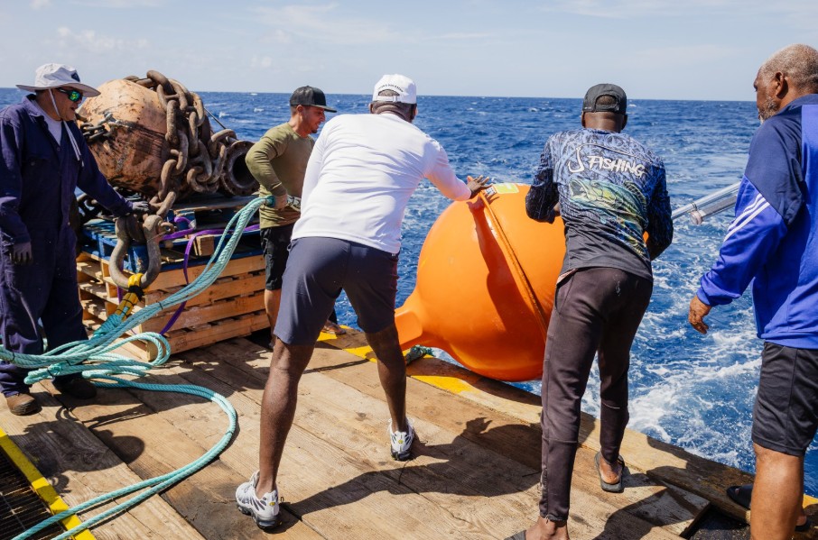 Minister Pisas Joins Deployment of Six New FADs to Boost Local Fish Stocks