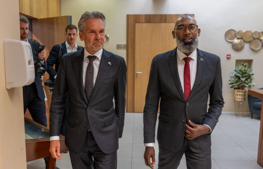 Curaçao Presses Dutch PM Schoof for Urgent Loan Refinancing Support During Official Visit