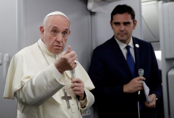 Pope fears bloodshed in Venezuela, not taking sides for now