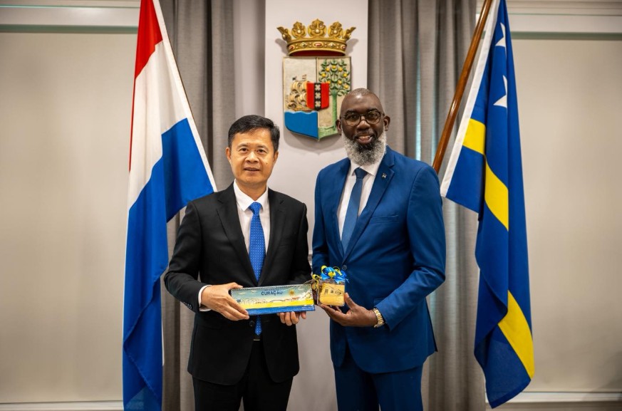 Prime Minister Pisas Receives New Chinese Consul General in Courtesy Visit