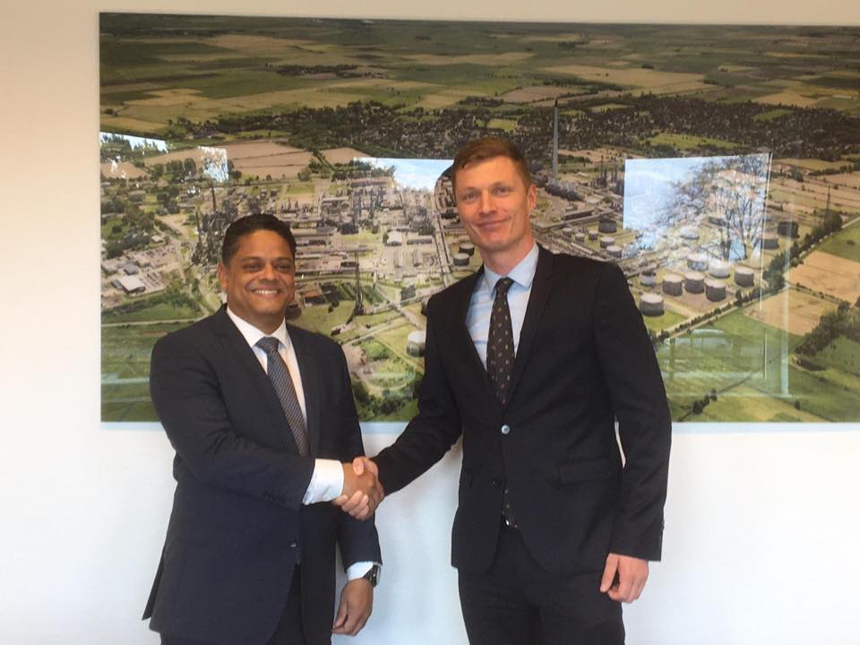 Prime Minister visits refinery owned by preferred bidder Klesch Group