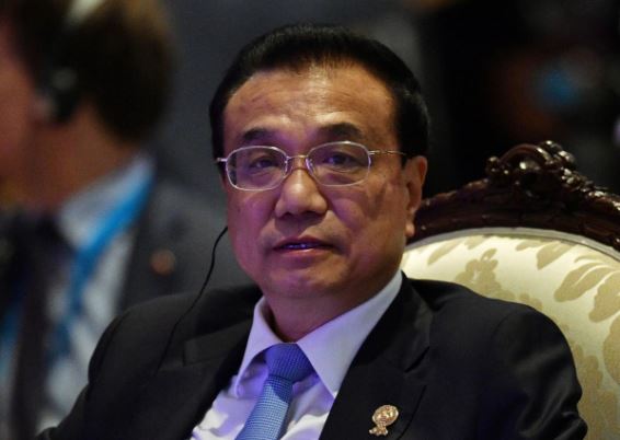 China will further prioritize stabilizing growth: premier Li