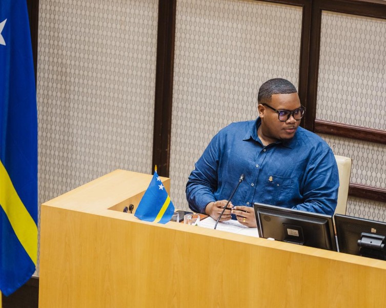 Parliament Speaker Proposes Reallocating 250,000 Guilders to Expand Budget of Curaçao Parliament
