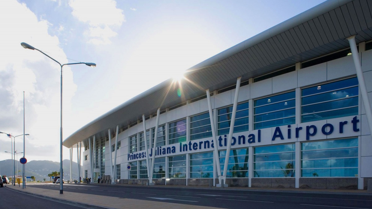 St. Maarten hosts major aviation conference