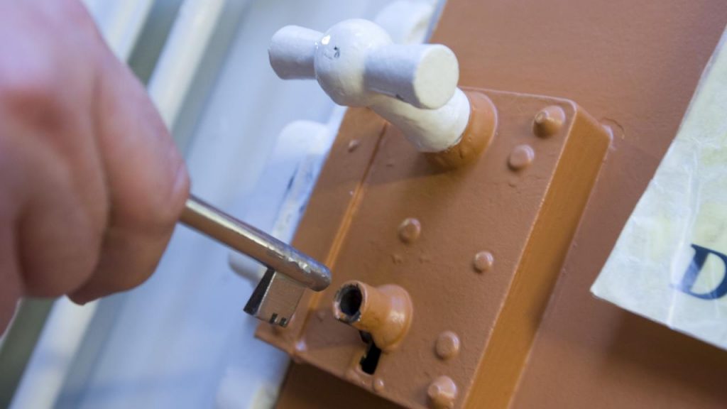 Human Rights Defense denounces the human degrading situation