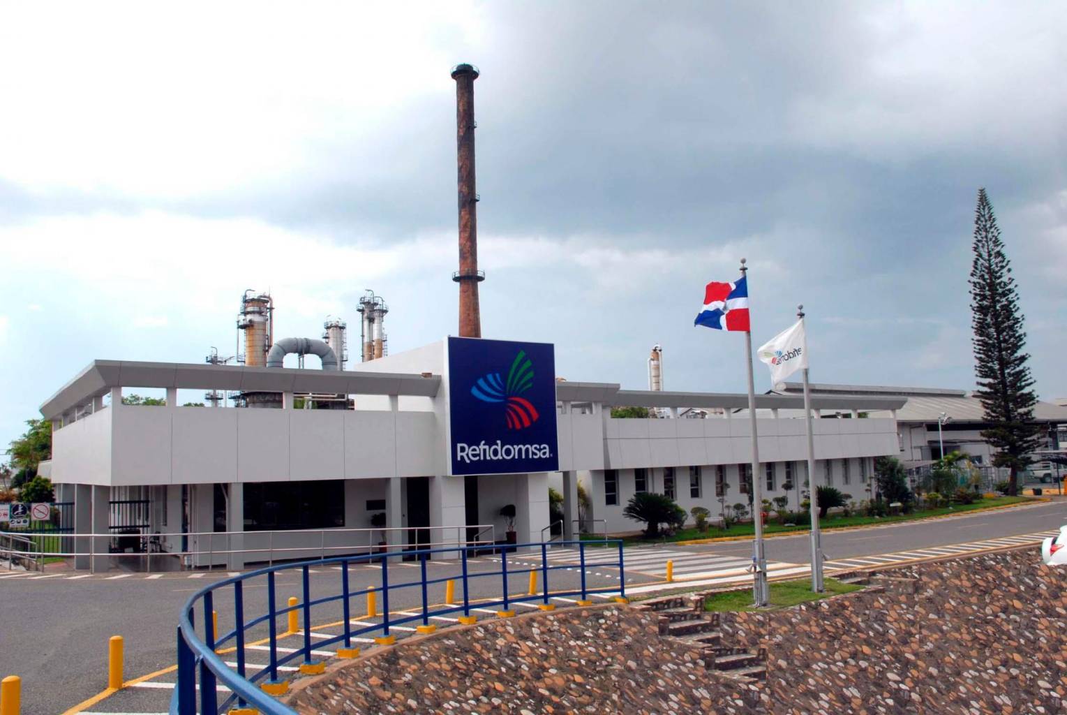 PdVSA exchanges Dominican refinery stake for debt