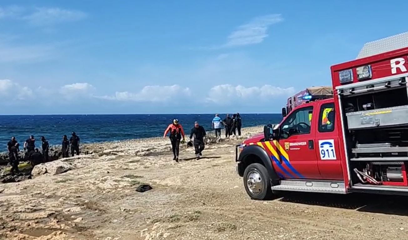 Fisherman rescued after falling into sea at Shete Boka
