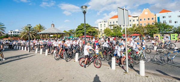 More than 8,500 participants during successful Ride for the Roses