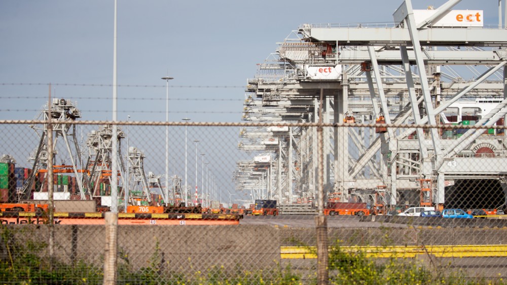 Dutch economy slips into a recession after 0.3 percent dip in 2nd quarter