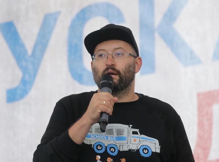 Russia jails opposition protesters for violence against police