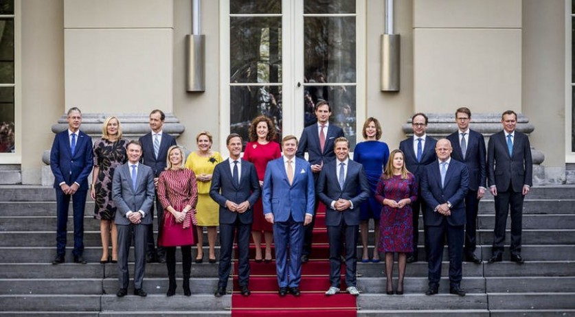 Much less confidence in Dutch politics after allowance scandal, stalling formation