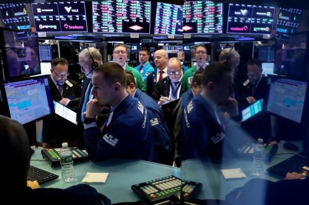 S&P pauses after seven-day winning streak, Boeing weighs on Dow