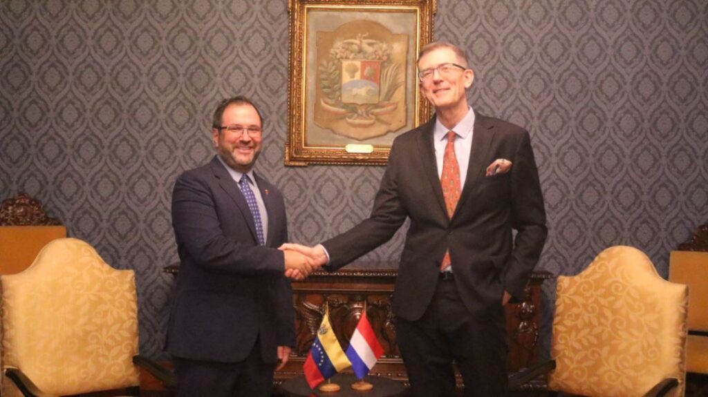 The Netherlands and Venezuela talk about the borders with Aruba, Curaçao and Bonaire