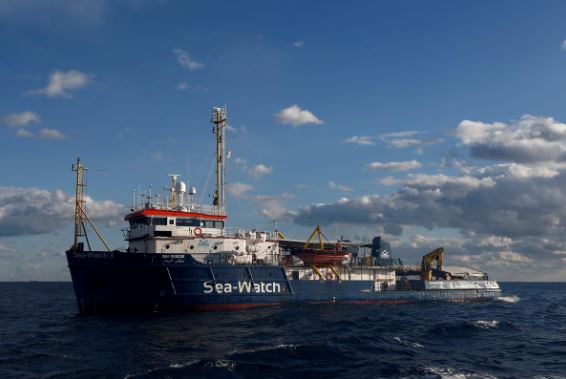 Italy pressures Dutch and French over storm-tossed migrant rescue ship