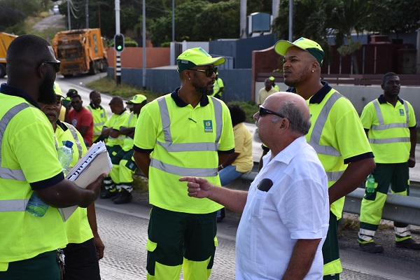 Errol Cova must save refinery and country?