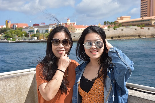 High official of the Guangdong Chinese Overseas Affairs on a private visit in Curaçao