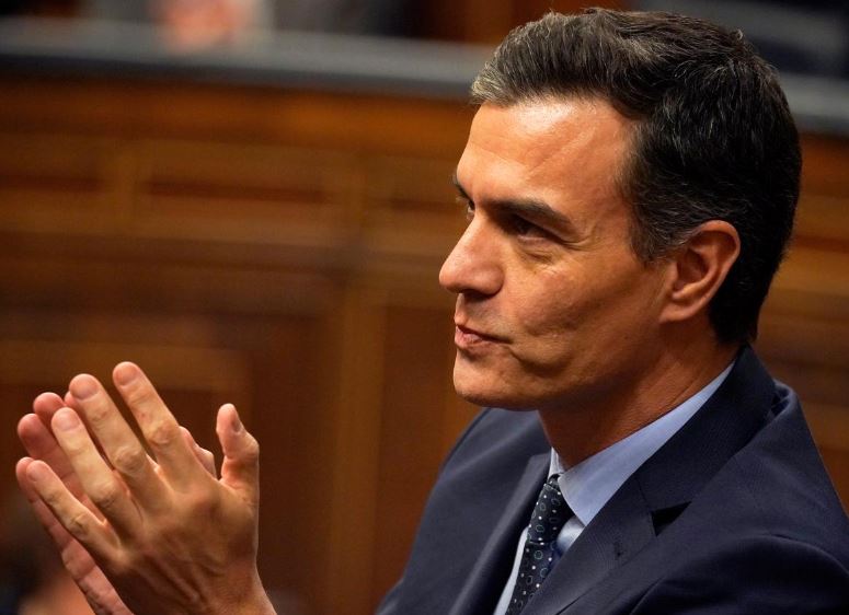 Spain's Sanchez promises dialogue on Catalonia if wins confirmation vote