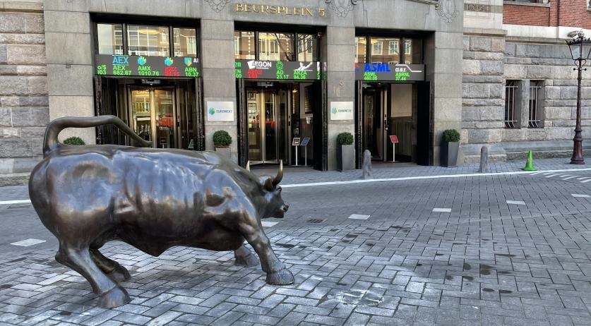 NL: Let companies share profit & equity with staff tax free to fight wage gap, says union