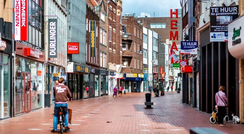 Dutch economy growing and people have more spending power, but deficit worsening