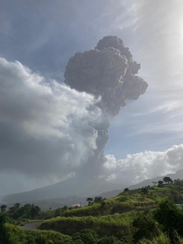 PAHO mobilizes to help Saint Vincent and Grenadines respond to eruptions of Volcano La Soufriere