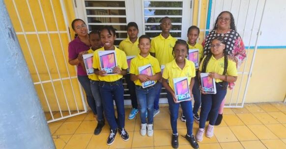 Curaçao Schools Receive Repurposed Tablets to Boost Digital Learning