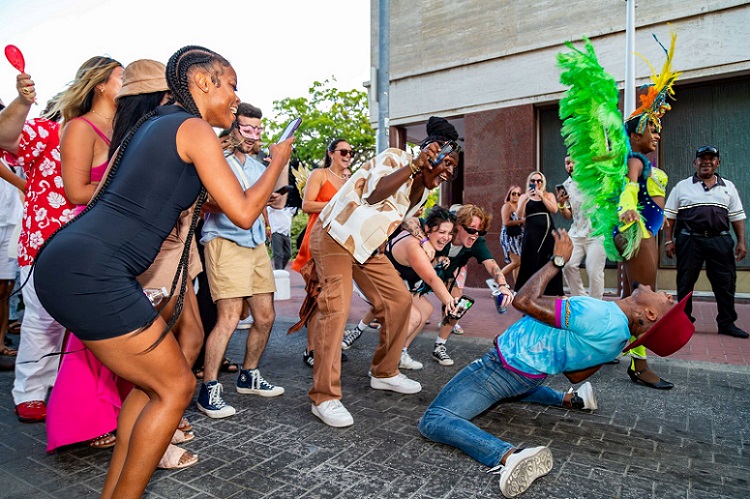 30 TikTokers from the United States and Canada experienced Curaçao