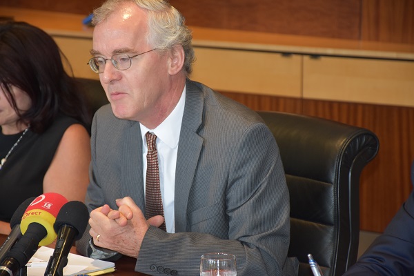 Traa: “Keeping Girobank open was too risky!”