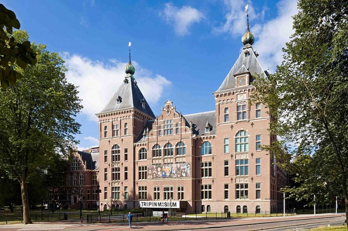 Queen Máxima visits exhibition ‘Our colonial legacy’