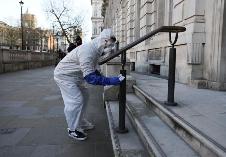 UK closes down social life as coronavirus outbreak accelerates