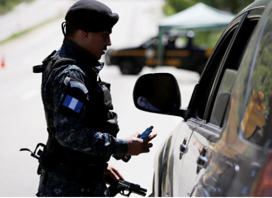U.S. agents at Guatemala checkpoints see holes in border security