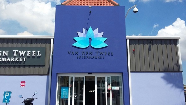 Manager Van den Tweel Zeelandia forced to open safe