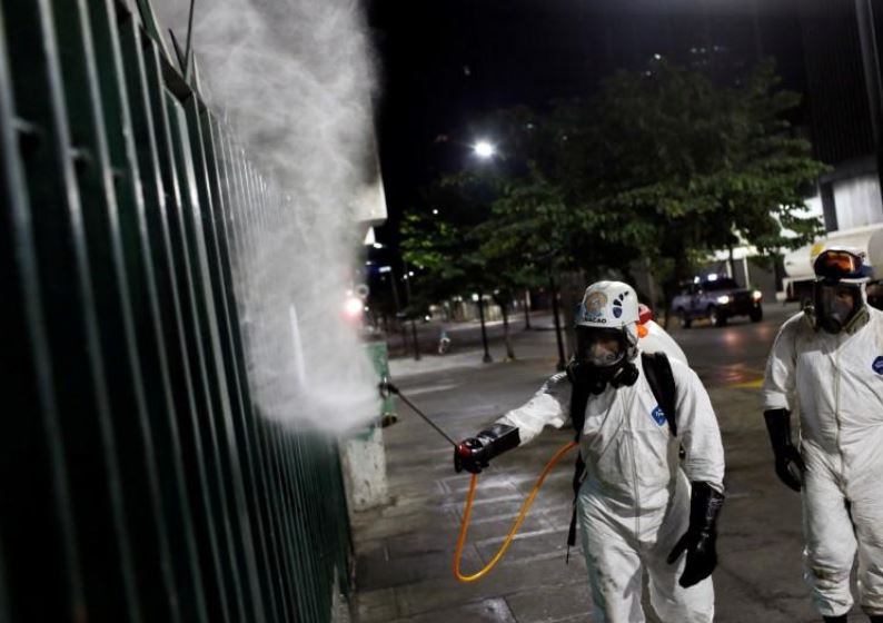 Venezuela prohibits company layoffs and suspends credit collections over coronavirus