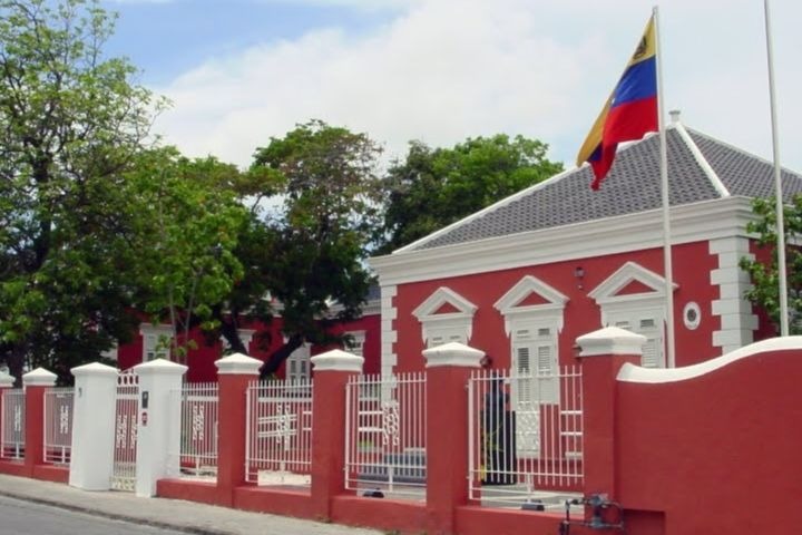 Venezuela Limits Dutch Diplomats to Three, Sparking Response from the Netherlands and EU